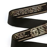 Как правильно завязать молитвенный пояс на запястье?