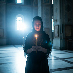 Могу ли я посещать храм, причащаться, но обходить иконы и иные предметы культа?