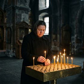 Что делать, если за мою семью поставили свечи за упокой с проклятиями?
