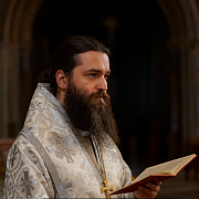 Сколько по времени длится благодарственный молебен и сколько их в день можно заказать? Какое пожертвование можно дать в храм за молебны благодарственные?