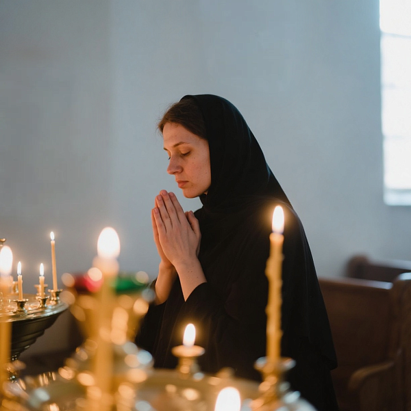 Каким святым молиться за дочь и создание семьи?